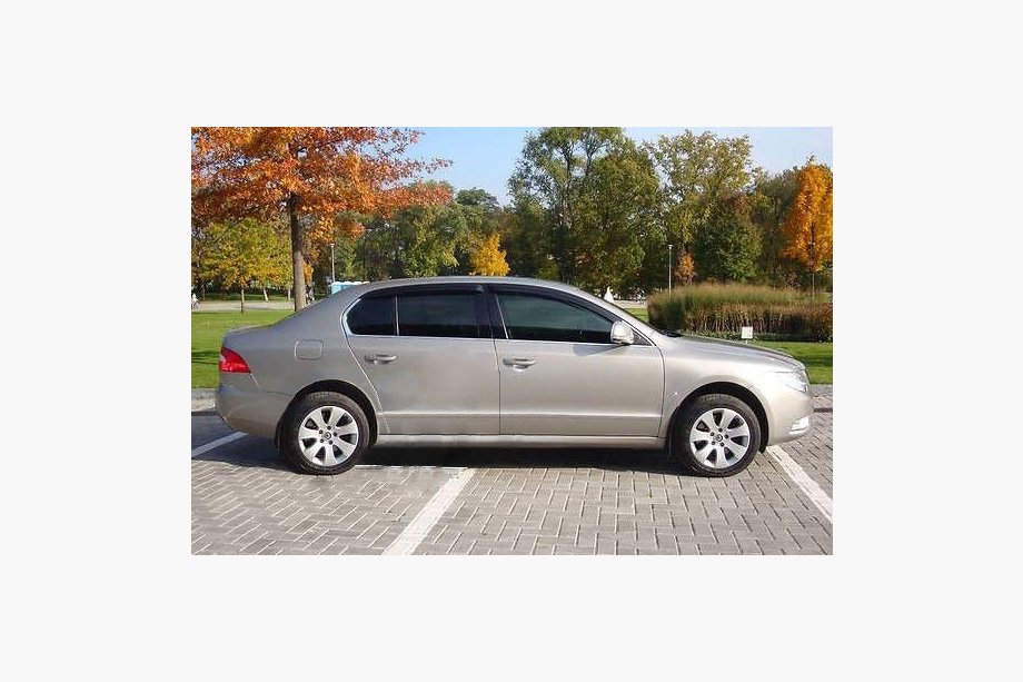 Skoda Superb 2009-2015 Deflettori Finestrini SD (4 pz, SIM) Image