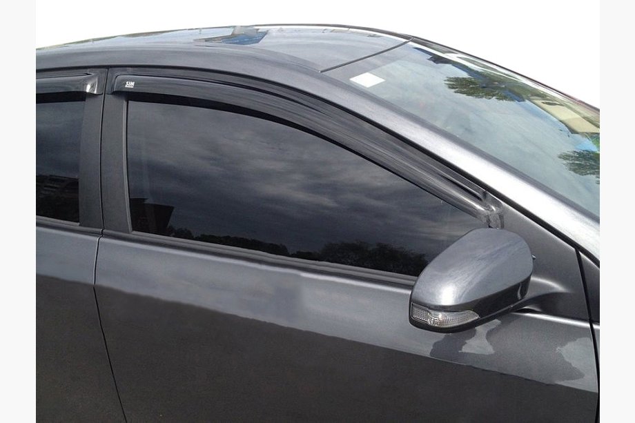 Toyota Corolla 2013-2019 Deflettori Finestrini (4 pz, SIM) Image