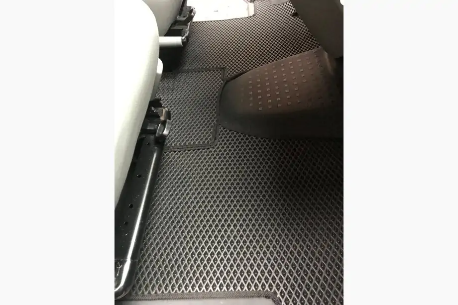 Volkswagen T5 Multivan 2003–2010 Tappetini EVA (neri, anteriori, per 1+1) Image
