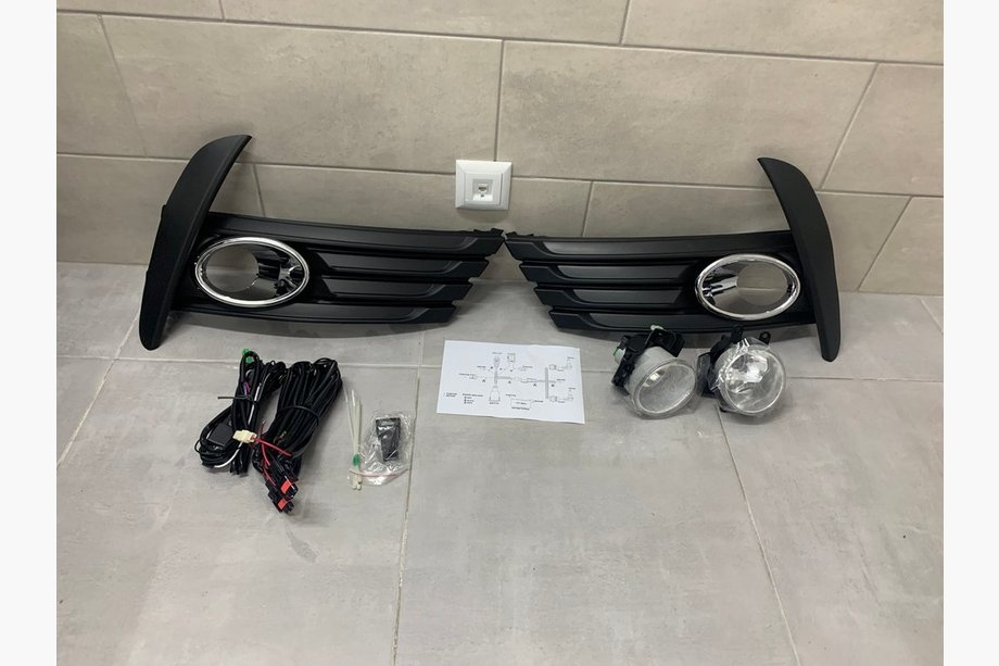 Toyota Corolla 2013-2019 Fendinebbia 2017-2019 (Alogeni) Image