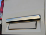 Volkswagen Crafter 2016- Modanatura sopra targa (senza telecamera, acciaio inox) Carmos - Acciaio Inox Turco foto 1