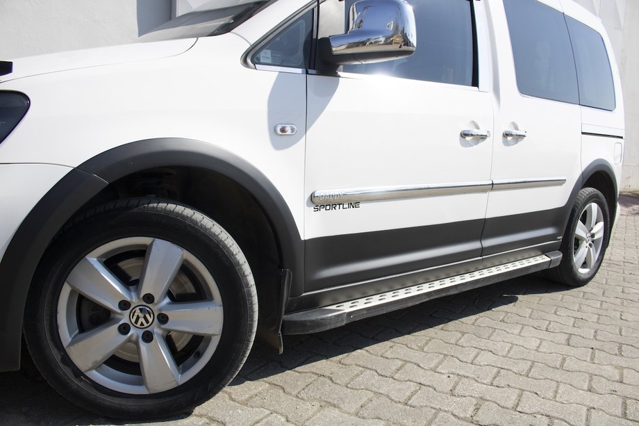 Volkswagen Caddy 2015-2020 Kit modanature e allargamenti passaruota Foto 1