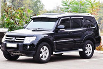 Mitsubishi Pajero Wagon IV 2006-2021 Deflettore parabrezza foto 1