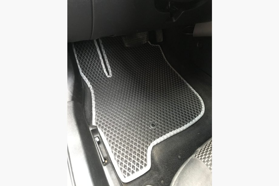 Mitsubishi Galant 2003-2012 Tappetini EVA (neri) Image