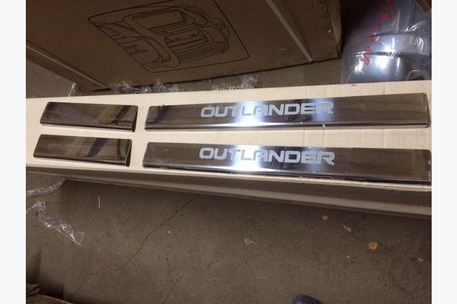 Mitsubishi Outlander 2006-2012 OFFERTA !!! Coperture battitacco (4 pz, acciaio inox) Image