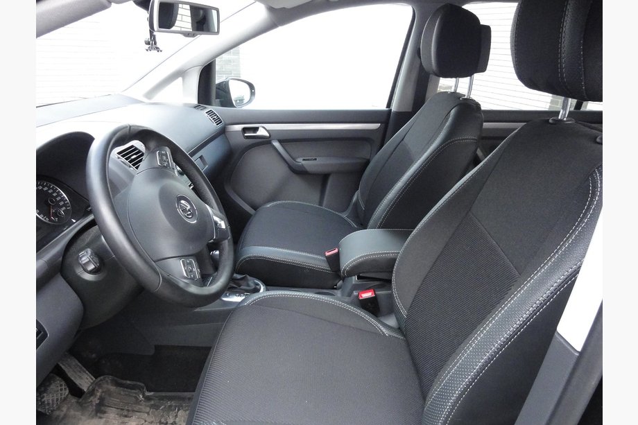 Volkswagen Touran 2010-2015 Coprisedi Auto (Similpelle↗Tessuto, Premium) Image