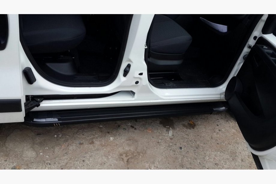 Peugeot Bipper 2008-2017 Pedane Laterali Mostu Black (2 pz, Profilo in Alluminio) Foto 4