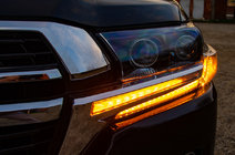 Toyota Land Cruiser 200 2007-2021 Palpebre fari con LED (2016↗) foto 2
