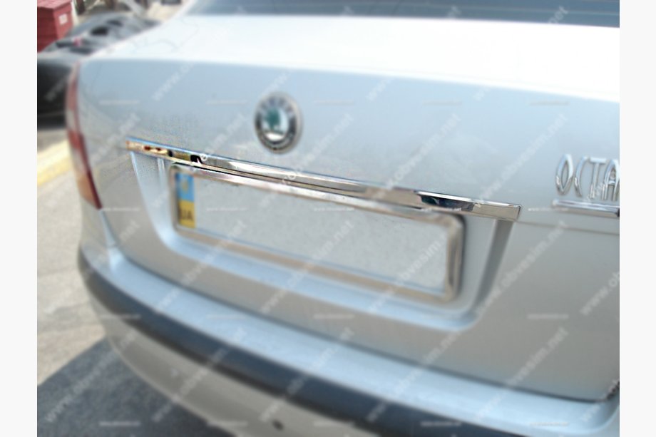Skoda Octavia II A5 2006-2010 Modanatura cromata sopra la targa (acciaio inox) Image