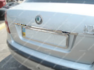 Skoda Octavia II A5 2010-2013 Modanatura cromata sopra targa Carmos (acciaio inox) foto 4