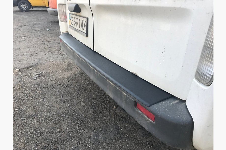 Renault Trafic 2001–2015 Protezione paraurti posteriore DDU (ABS) Foto 4