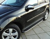 Mercedes ML W164 2005-2011 Pedane Laterali BlackLine (2 pz, Alluminio) foto 1