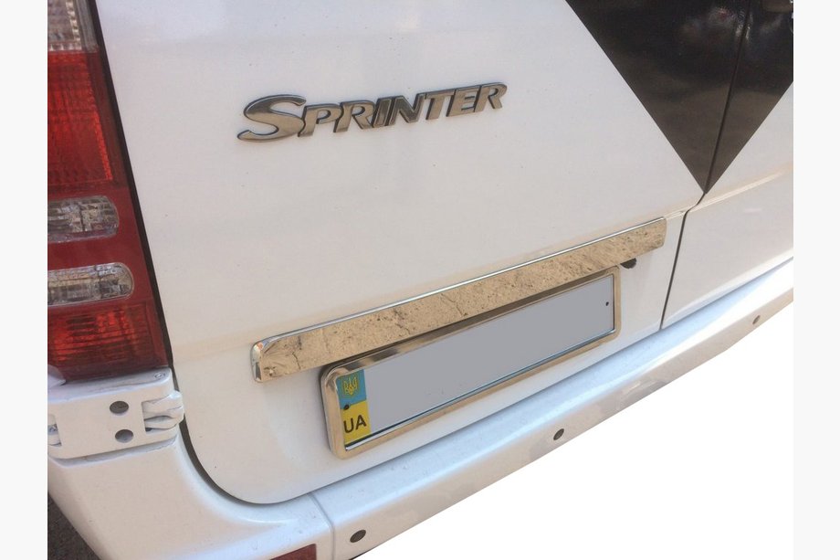 Mercedes Sprinter W906 2006–2018 Modanatura in acciaio inox sopra la targa Image