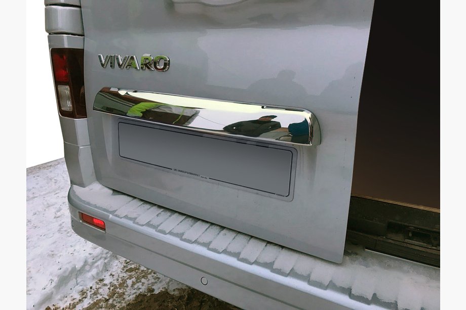 Opel Vivaro 2015-2019 Modanatura in acciaio inox sopra la targa Image