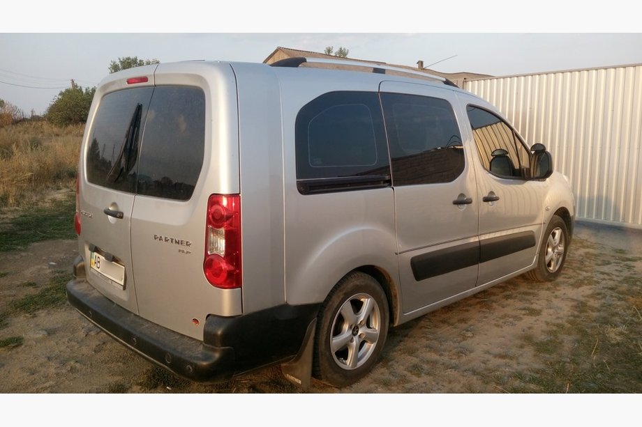 Peugeot Partner Tepee 2008-2018 Barre Tetto Cromate Piedini in plastica Foto 3