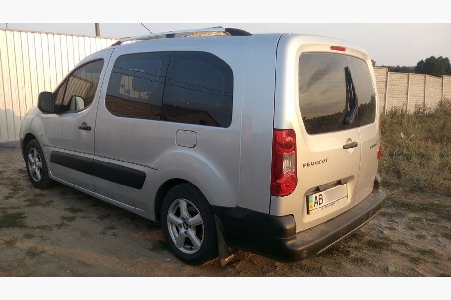 Peugeot Partner Tepee 2008-2018 Barre Tetto Cromate Piedini in plastica Foto 4