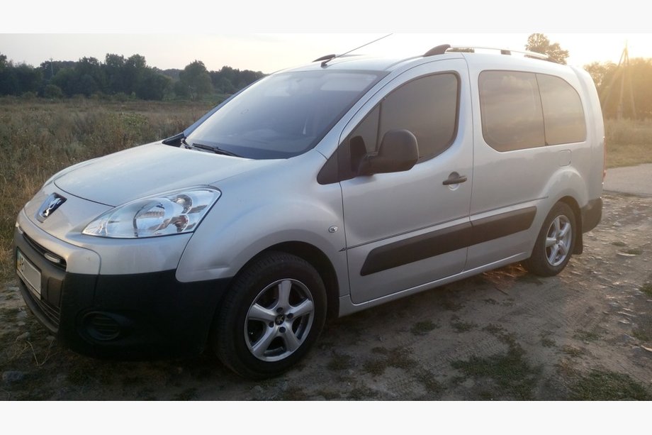 Peugeot Partner Tepee 2008-2018 Barre Tetto Cromate Piedini in plastica Foto 5