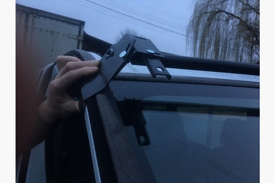 Renault Trafic 2001–2015 Visiera parabrezza (nero lucido, 5mm) Foto 4