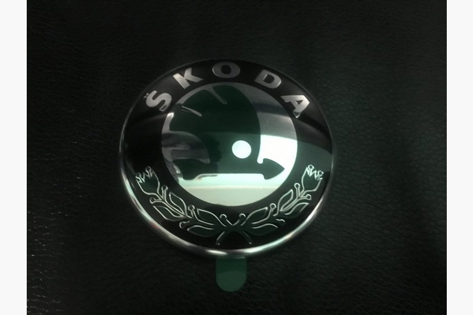 Skoda Fabia 2000-2007 Emblema Originale (79mm) Originale Image