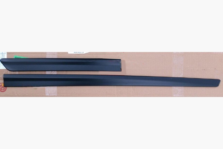 Toyota Highlander 2013-2019 Modanatura porta originale (2 pz, lato sinistro) Image
