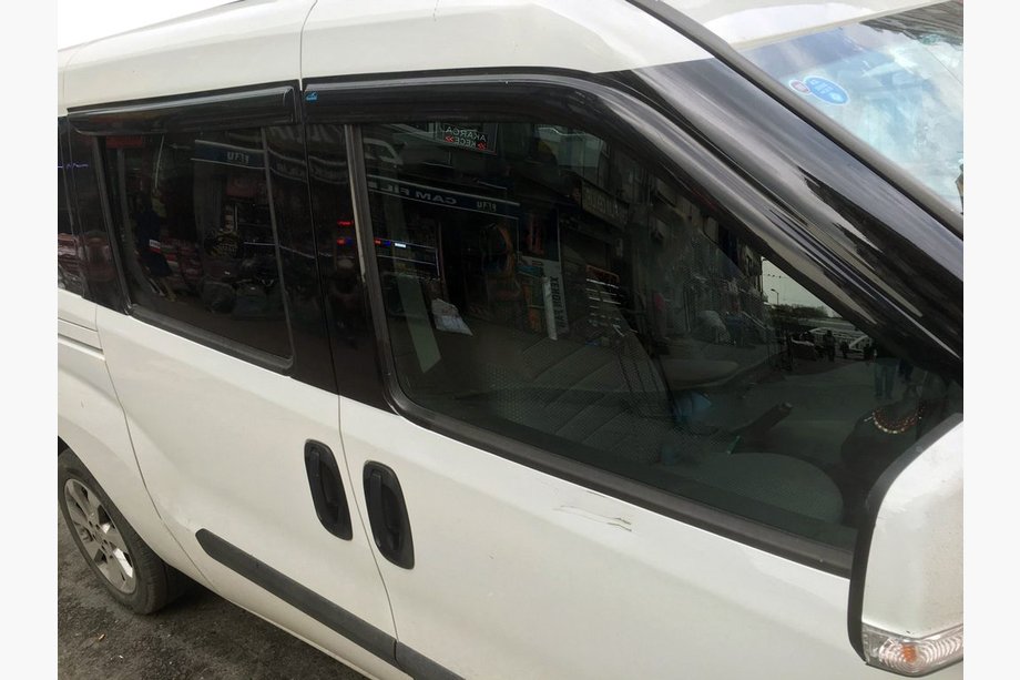 Opel Combo 2012-2018 Deflettori Finestrini Aomis (4 pz) Image