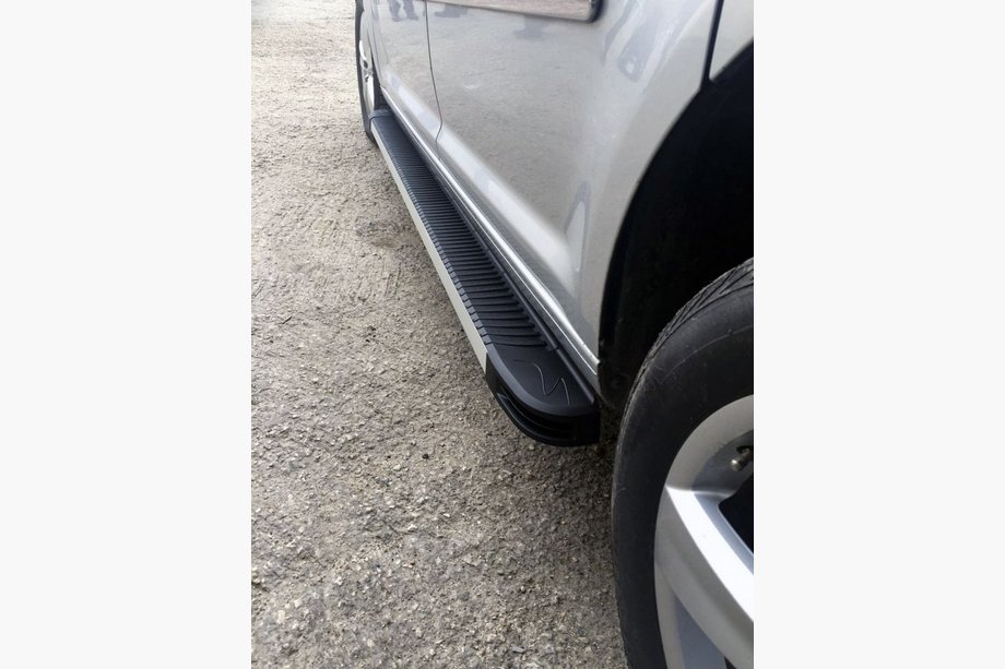 Volkswagen Tiguan 2007-2016 Pedane Laterali Maya V1 (2 pz, Alluminio) Image