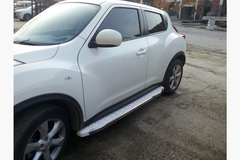 Nissan Juke 2010-2019 Pedane laterali WhiteLine (2 pz, alluminio) Image
