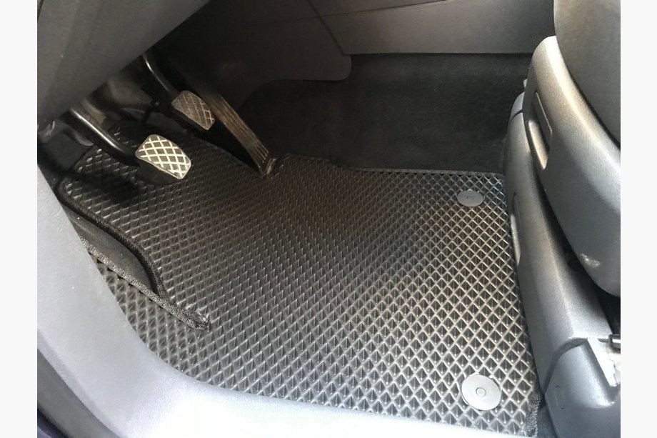 Volkswagen Touran 2010-2015 Tappetini EVA (neri) Image