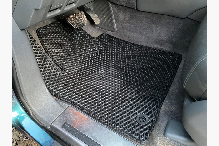 Lexus LX570/450d 2008-2022 Tappetini in poliuretano (2008-2012, EVA, neri) Image