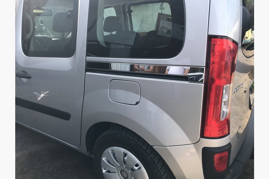 Mercedes Citan 2013-2021 Modanature in acciaio inox per porte scorrevoli (2 pz) Image