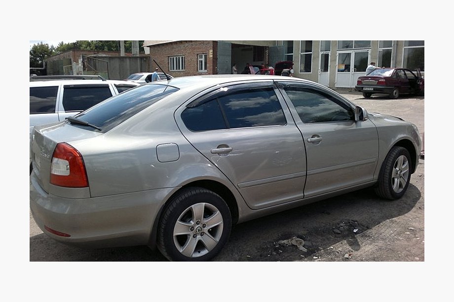 Skoda Octavia II A5 2010-2013 Deflettori Aria LiftBack (4 pz, SIM) Image