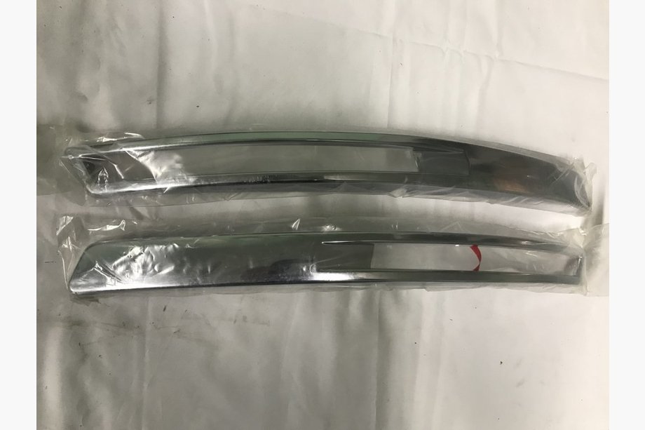 Volkswagen Passat B6 2006-2012 Strisce paraurti anteriore (2 pz, ABS) Foto 1