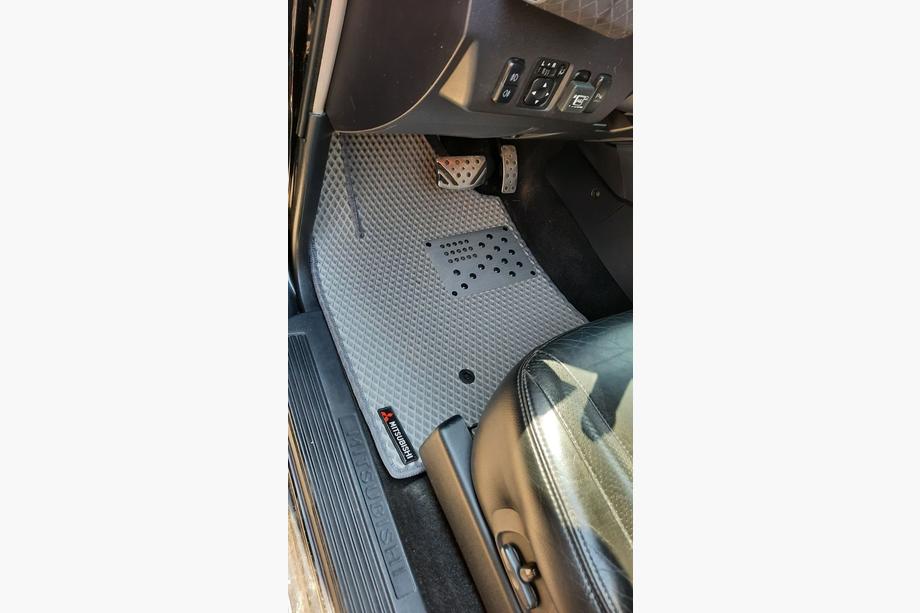 Mitsubishi Pajero Wagon III 1999-2006 Tappetini EVA (Grigio) Image