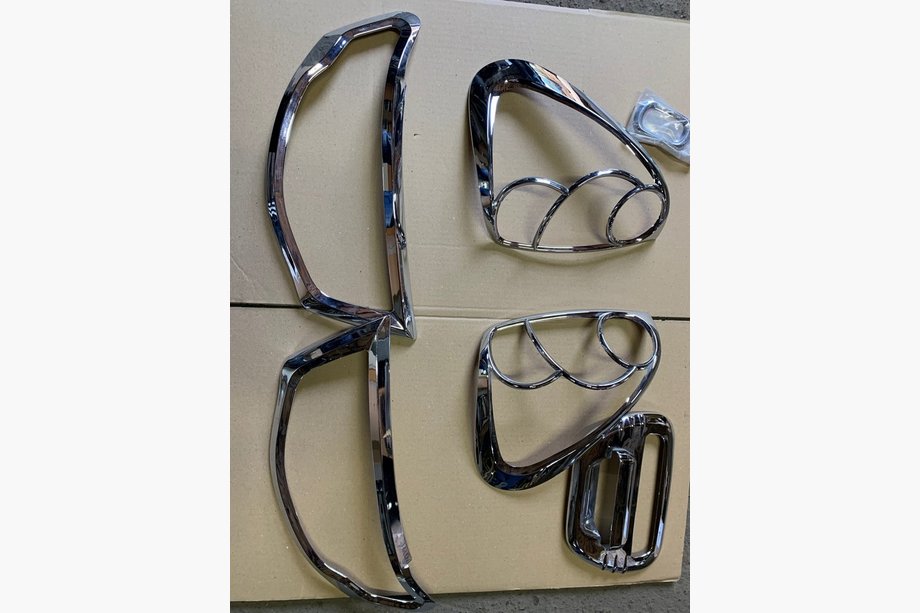 Mitsubishi L200 2006-2015 Offerta! Kit Cromo (Set) Image
