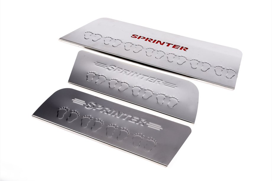 Mercedes Sprinter W906 2006–2018 Battitacco interni Carmos V4 (3 pz, acciaio inox) Image