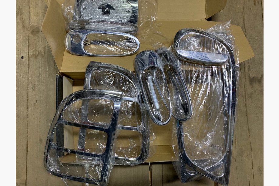 Toyota Rav 4 2001-2005 Pacchetto Cromo (2003-2005) Image