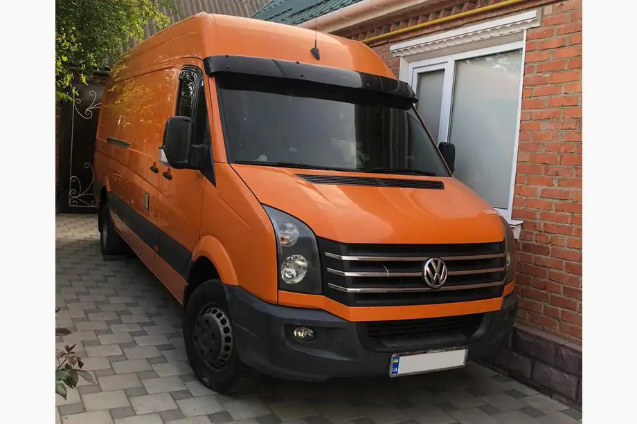 Volkswagen Crafter 2006-2016 Visiera parabrezza su telaio V2 (nero lucido, 5mm) Image