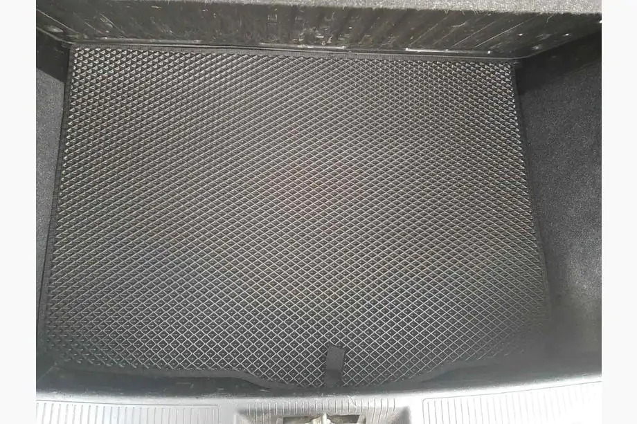 Fiat Punto Grande/EVO 2006-2018 Tappetino bagagliaio EVA (nero) Foto 1