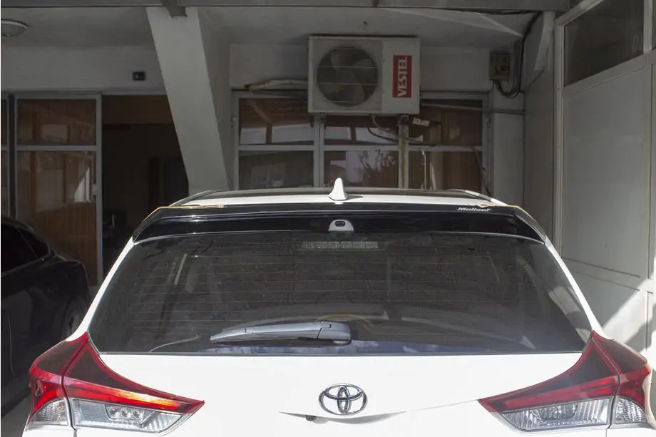 Toyota Auris 2012-2018 Spoiler (primer per verniciatura) Foto 2