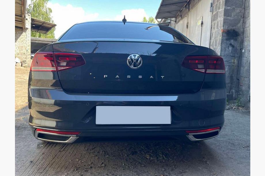 Volkswagen Passat B8 2015-2023 Terminali di scarico V2 SD/SW (2019+, 3 pz, acciaio inox) Foto 1