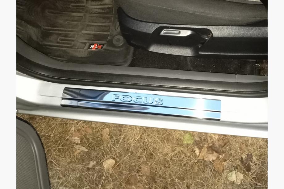 Ford Focus III 2011-2017 Battitacco acciaio inox Carmos V2 (4 pz) Foto 1
