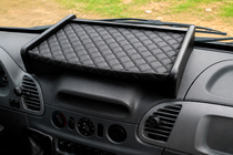 Mercedes Sprinter W901/902/903/904/905 1995–2006 Mensola cruscotto (2000-2006, Nera con cuciture nere) CDI foto 1