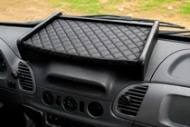 Mercedes Sprinter W901/902/903/904/905 1995–2006 Mensola cruscotto (2000-2006, Nera con cuciture nere) foto 1