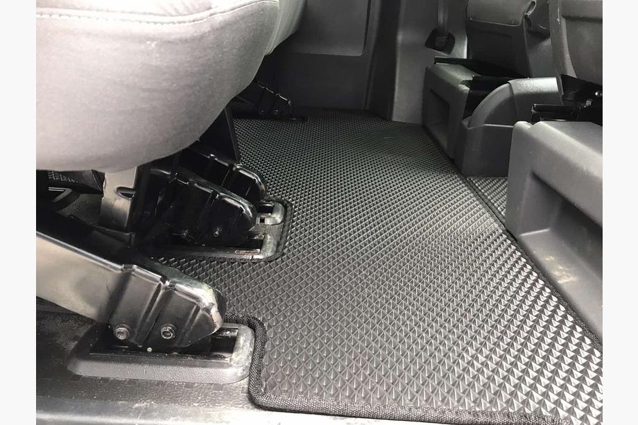 Volkswagen T5 2010-2015 Tappetini EVA V2 (Passo lungo, set completo abitacolo, neri) Foto 6