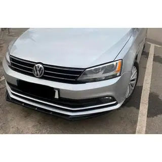 Lip anteriore paraurti (2010-2018, nero lucido)