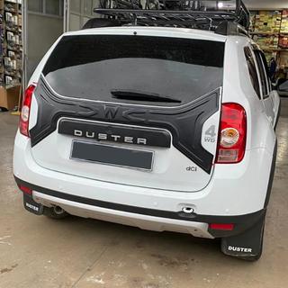 Copertura in plastica per cofano bagagliaio Dacia Duster 2008-2018 foto 1