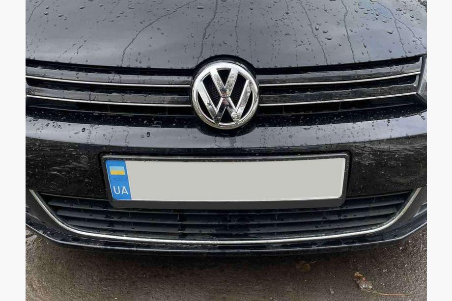 Volkswagen Golf 6 2008-2014 Emblema anteriore 5K0 853 601F Image