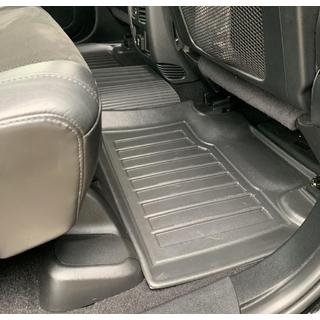 Tappetini in gomma Stingray 3D (5 pz, poliuretano) Jeep Grand Cherokee WK2 2010-2021 foto 4