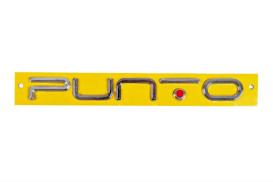 Fiat Punto Grande/EVO 2006-2018 Scritta Punto per EVO (punto rosso, 2037a) Image