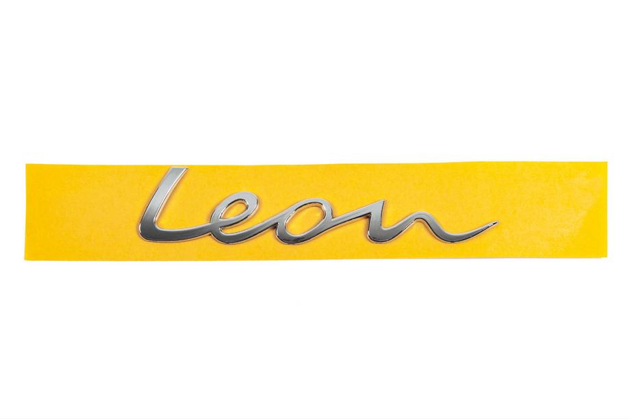 Seat Leon 2020- Scritta Leon 5FA8536873Q7 (189mm x 40mm) Foto 1